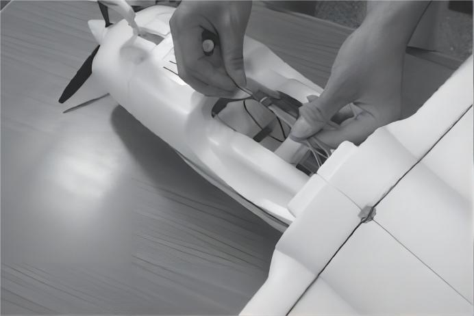 Dynam SR22 V2 Trainer Assembly Manual