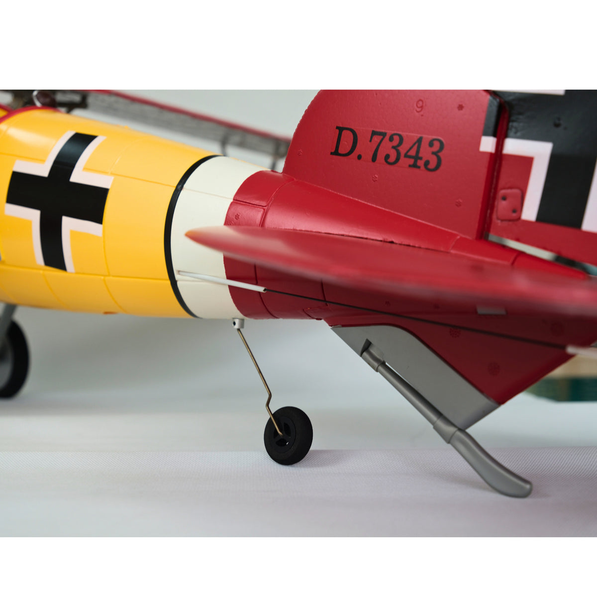 Dynam-Albatros-D.Va-V2-4S-RC-Warbird-Biplane-1300mm-DY8960_8