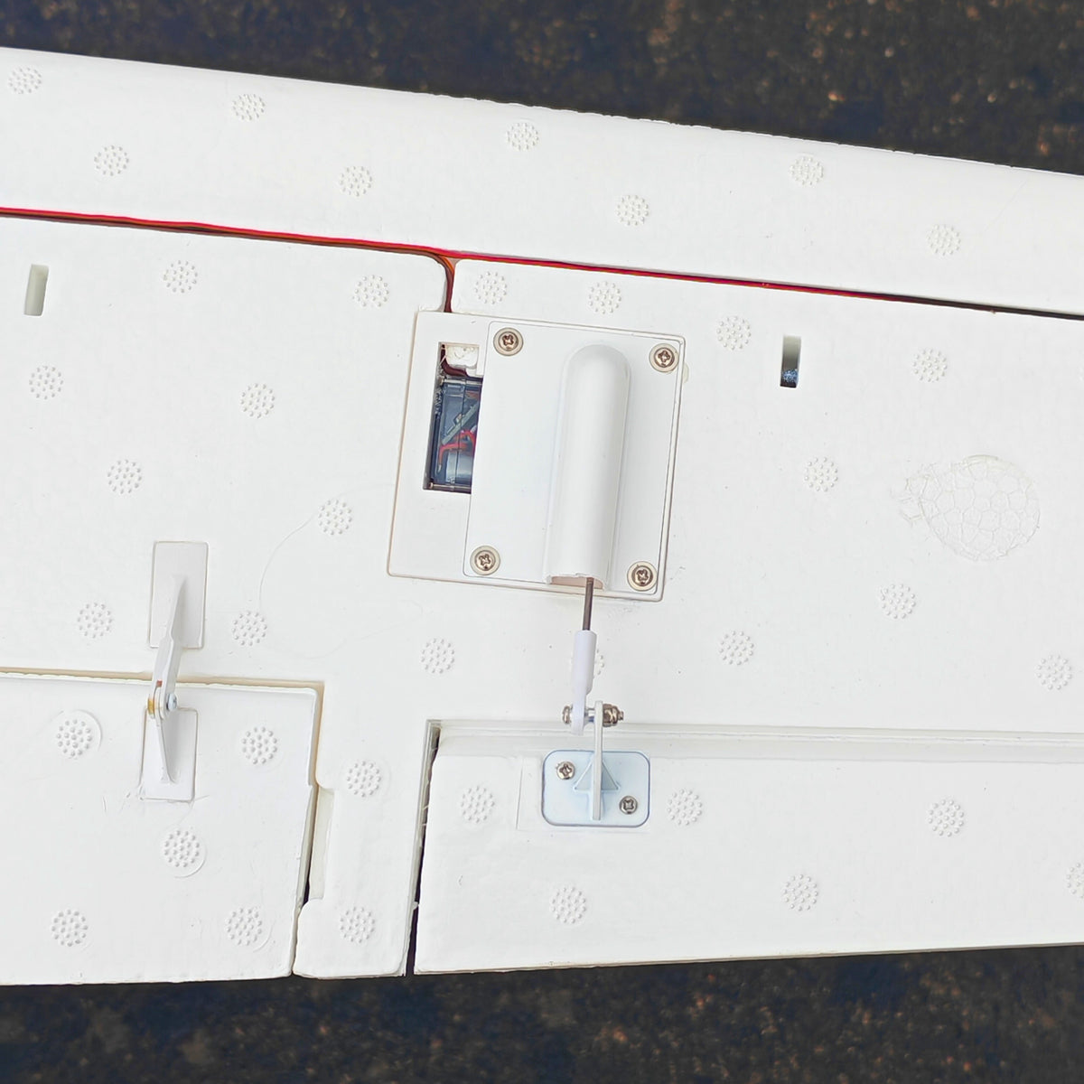 Dynam-Cessna-310-Grand-Cruiser-V3-Blue-4S-Twin-Motor-Radio-Control-Scale-Airplane-1300mm-Wingspan-DY8935_34