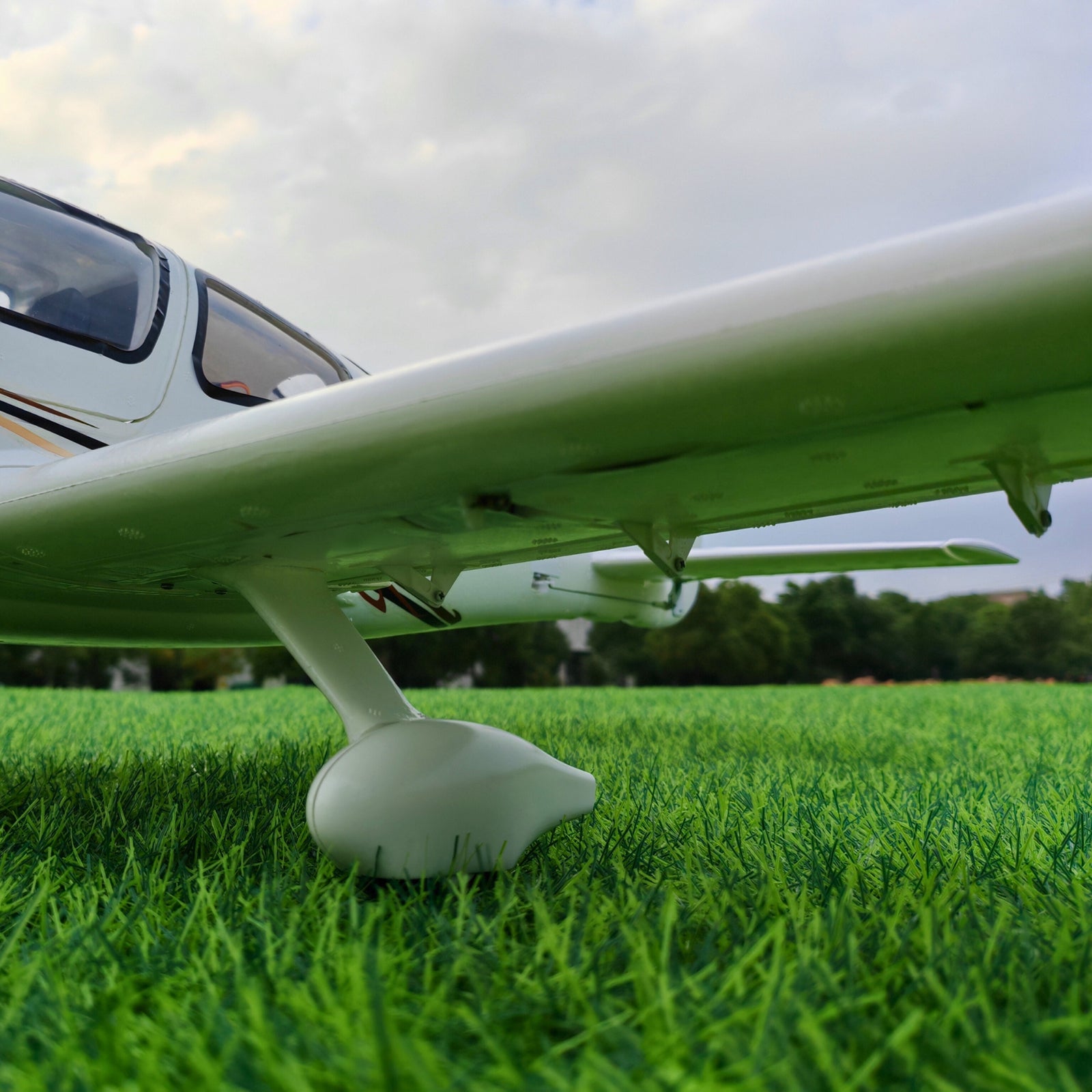 Dynam-Cirrus-SR22-V3-Trainer-3S-4S-White-RC-Scale-Plane-1400mm-Flaps-SRTF-DY8936WT_8