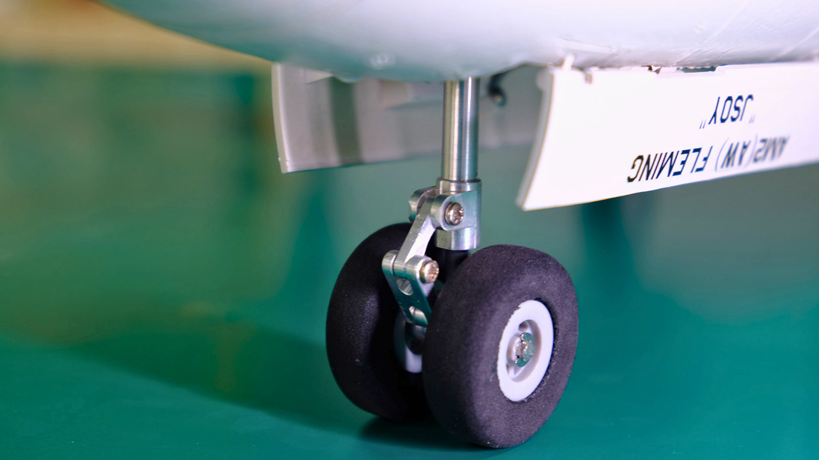 Dynam-E-2C-Hawkeye-Airborne-Early-Warning-AEW-1500mm-Radar-RC-Scale-Airplane-DY8982