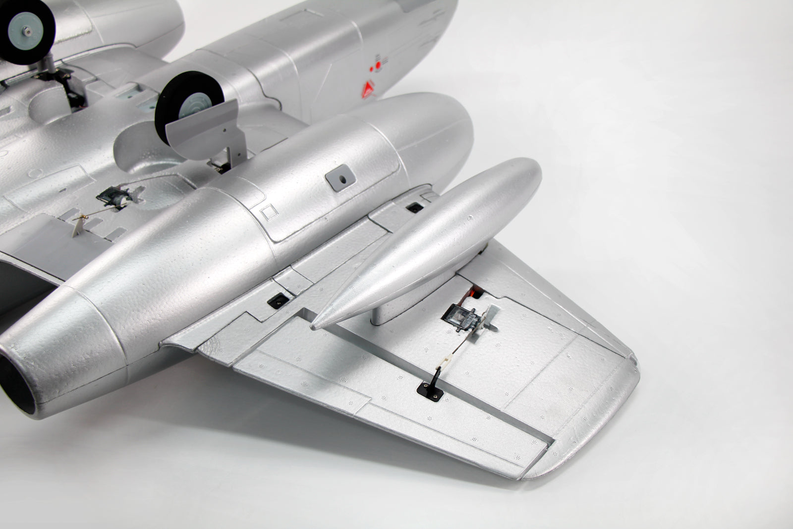 Dynam-Gloster-Meteor-F8-V2-Silver-6S-12-Blade-Twin-Inrunner-70mm-Radio-Controlled-EDF-Jet-Flaps-DY8974_21