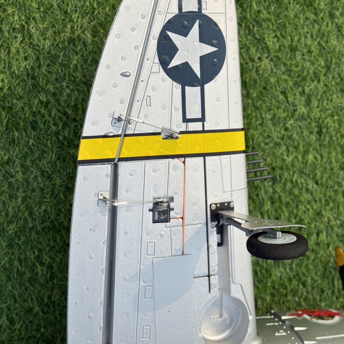 Dynam P 47D Thunderbolt V2 4S RC Radio Control Warbird Airplane 1220mm w Flaps PNP BNF RTF DY8956