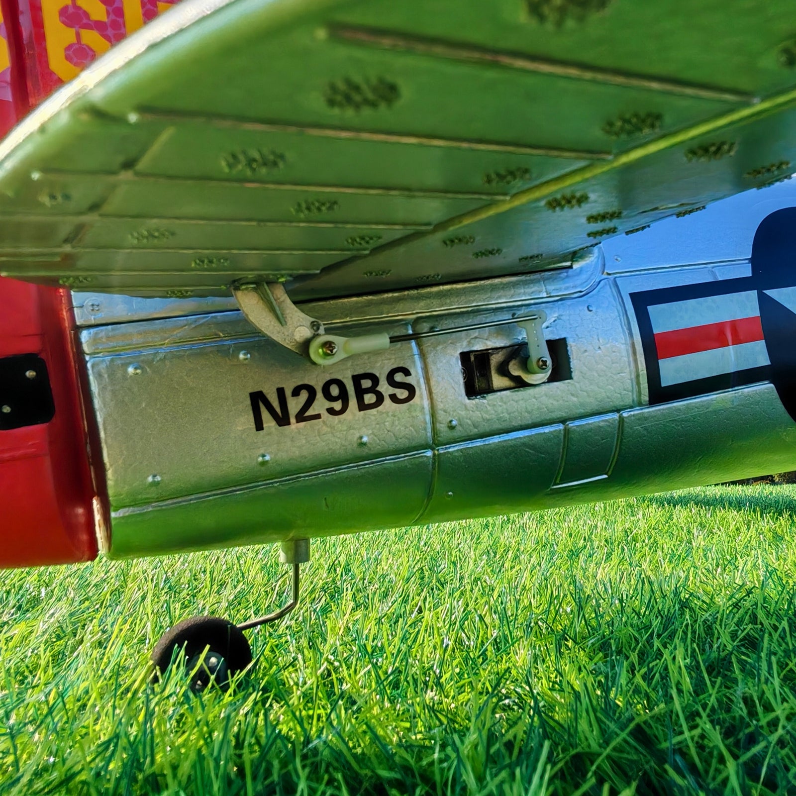 Dynam AT-6 テキサン V3 4S RC ウォーバード プレーン 1400mm 3