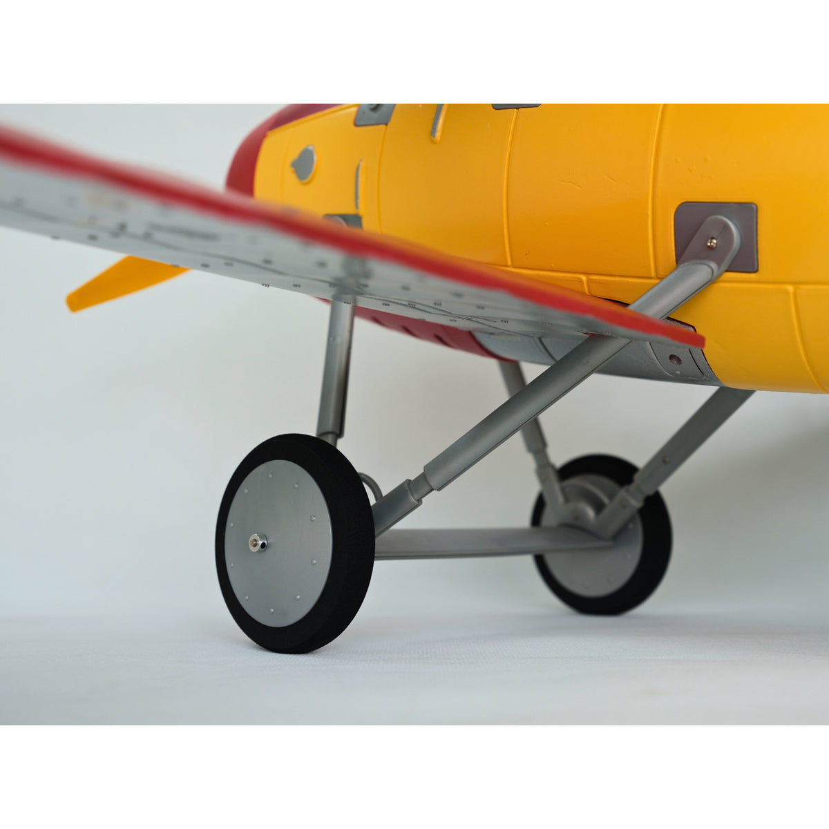 Dynam-Albatros-D.Va-V2-4S-RC-Warbird-Biplane-1300mm-DY8960_7