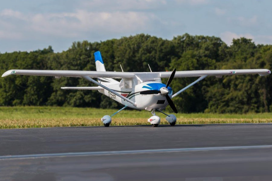 Dynam cessna 182 sky trainer outlet