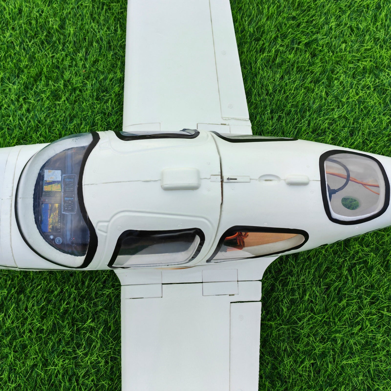 Dynam-Cirrus-SR22-V3-Trainer-3S-4S-White-RC-Scale-Plane-1400mm-Flaps-SRTF-DY8936WT_5