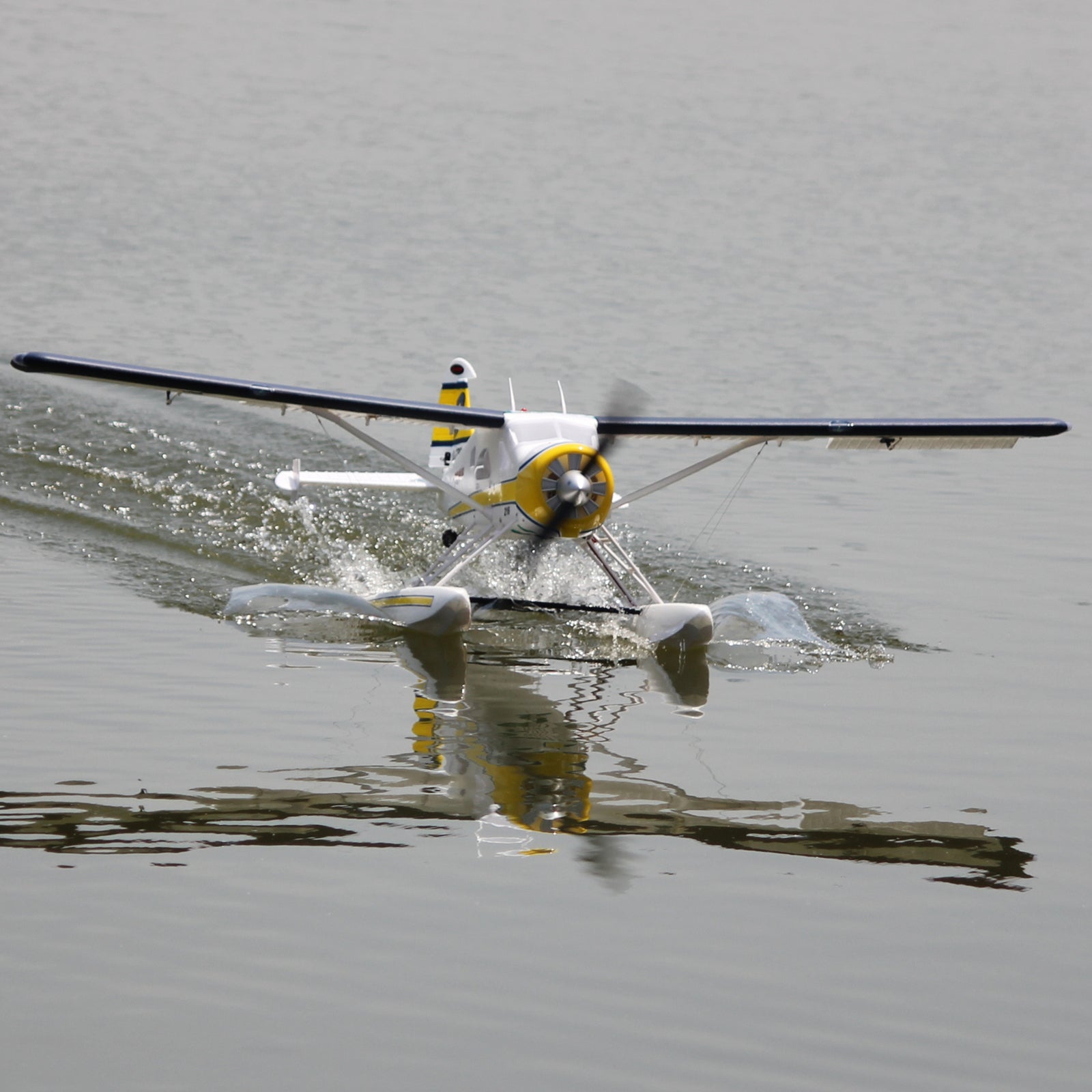 Dynam DHC-2 ビーバー V2 ブルー 4S RC 水上飛行機 1.5m フラップ付き