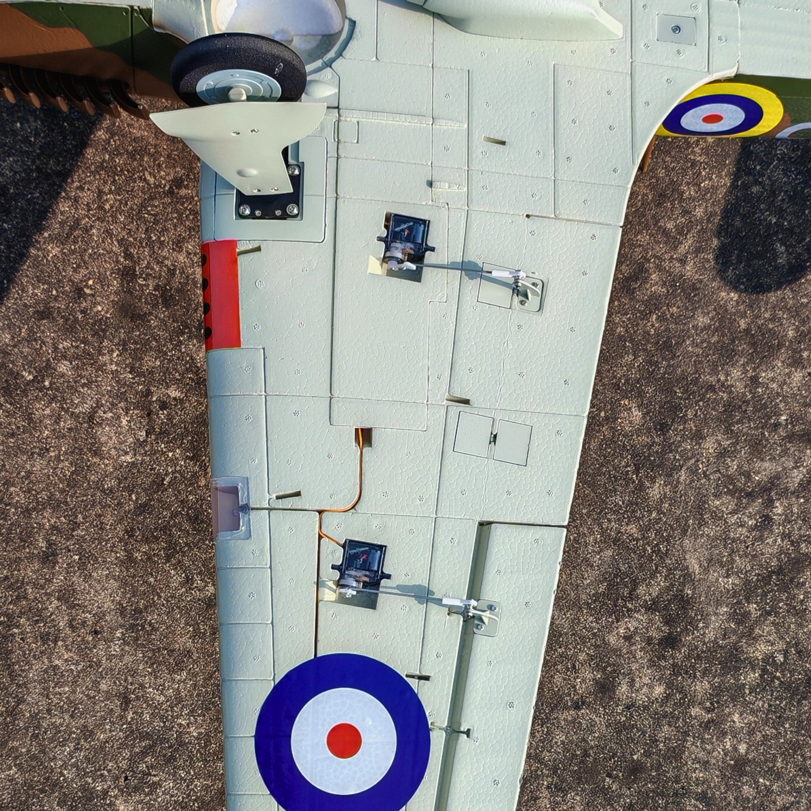 Dynam-Hawker-Hurricane-V3-4S-Radio-Controlled-RC-Warbird-Plane-1250mm-Flaps-DY8966-PNP-iStone-BNF-SRTF_26