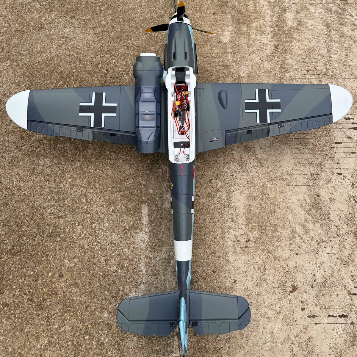 Dynam メッサーシュミット BF-109 V2 4S RC ウォーバード 1300mm