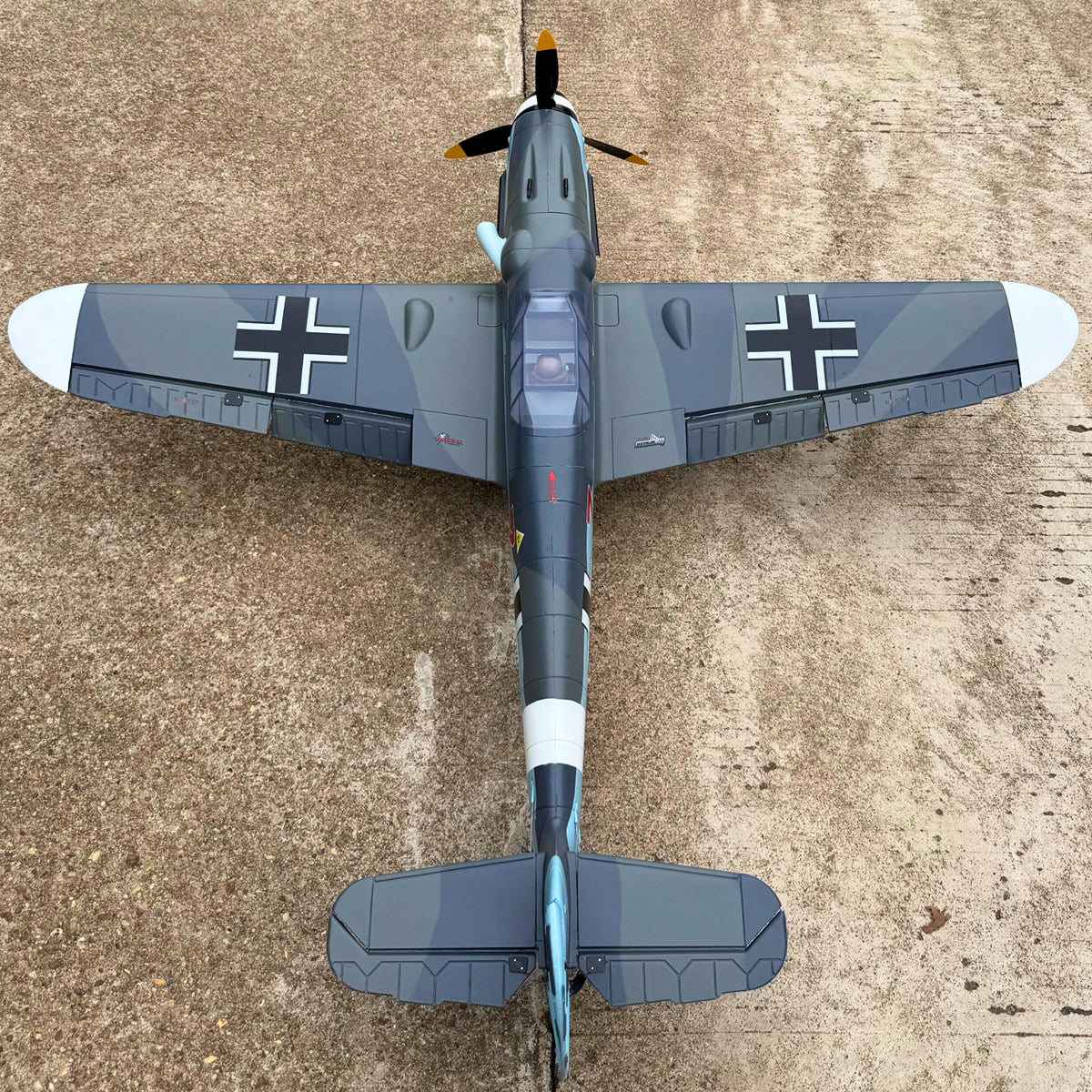 Dynam メッサーシュミット BF-109 V2 4S RC ウォーバード 1300mm