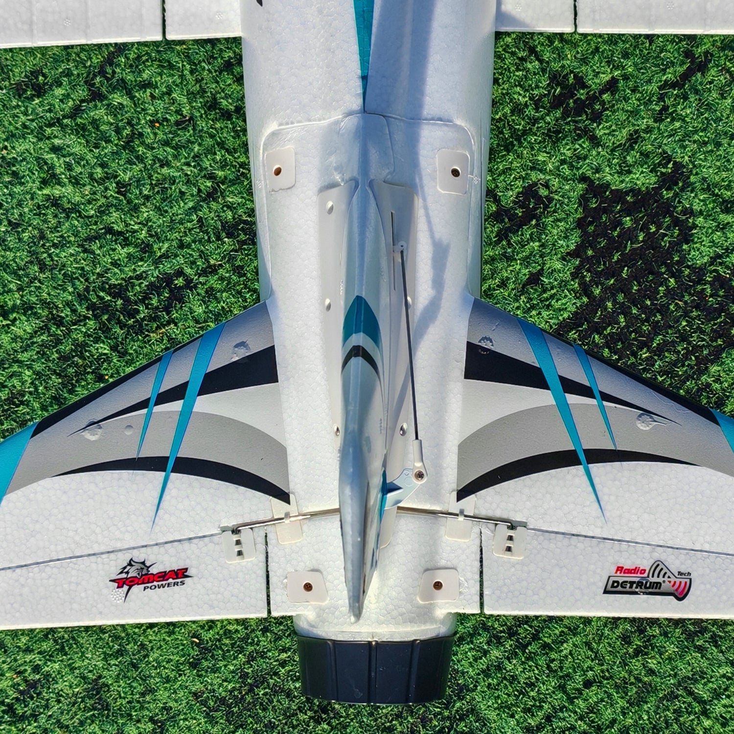 ✨🔄 Verbessert! Jetzt vorbestellen: Dynam Meteor V4 Blau, 12-Blatt, 4S, 70 mm, RC-Einsteiger-EDF-Jet mit Landeklappen