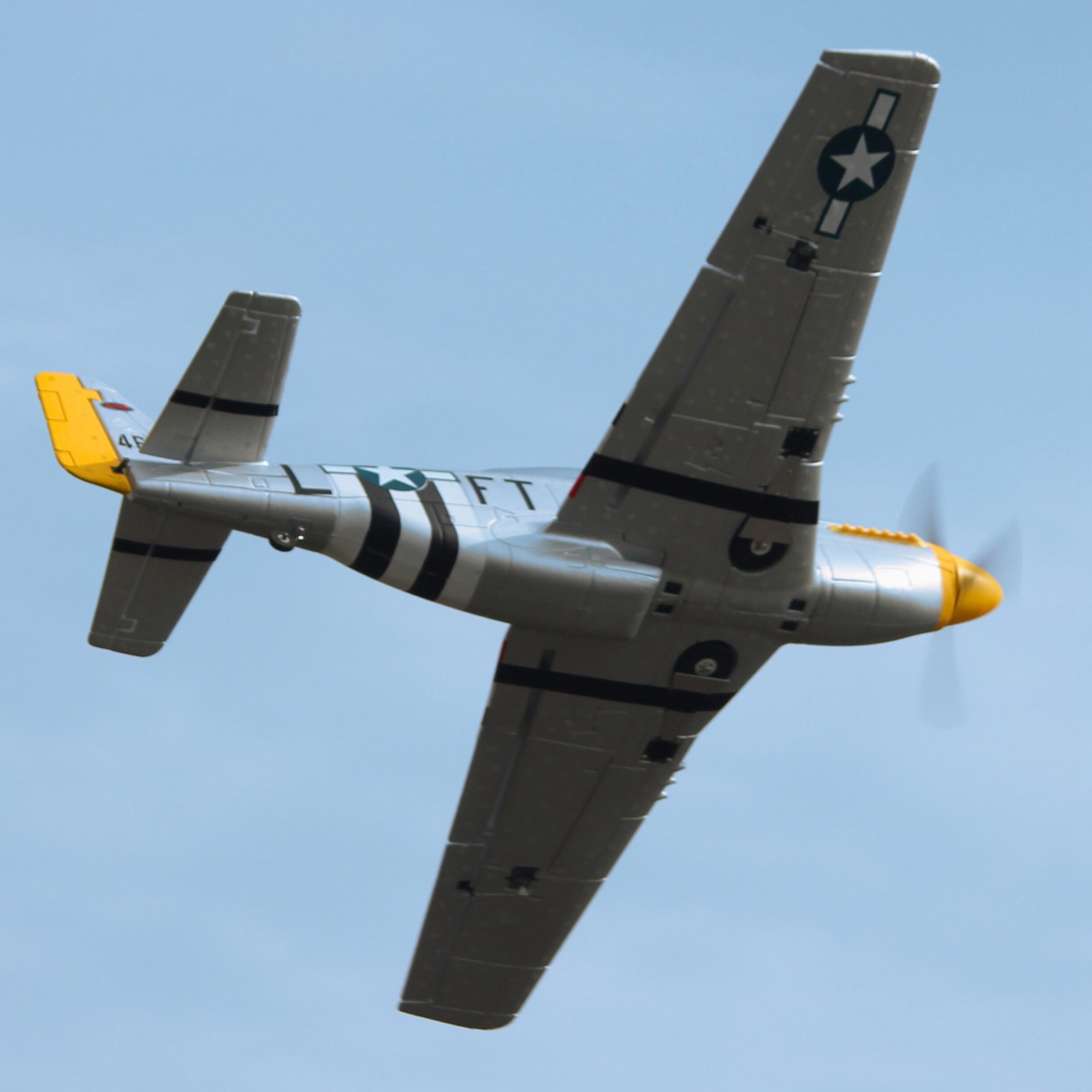 Dynam P-51 マスタング V2 シルバー RC ウォーバード プレーン 1200mm