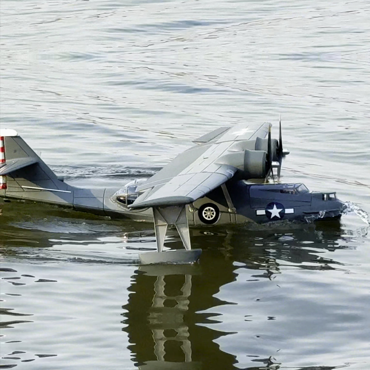 Dynam PBY カタリナ V2 グレー 双発フロートプレーン 1500mm