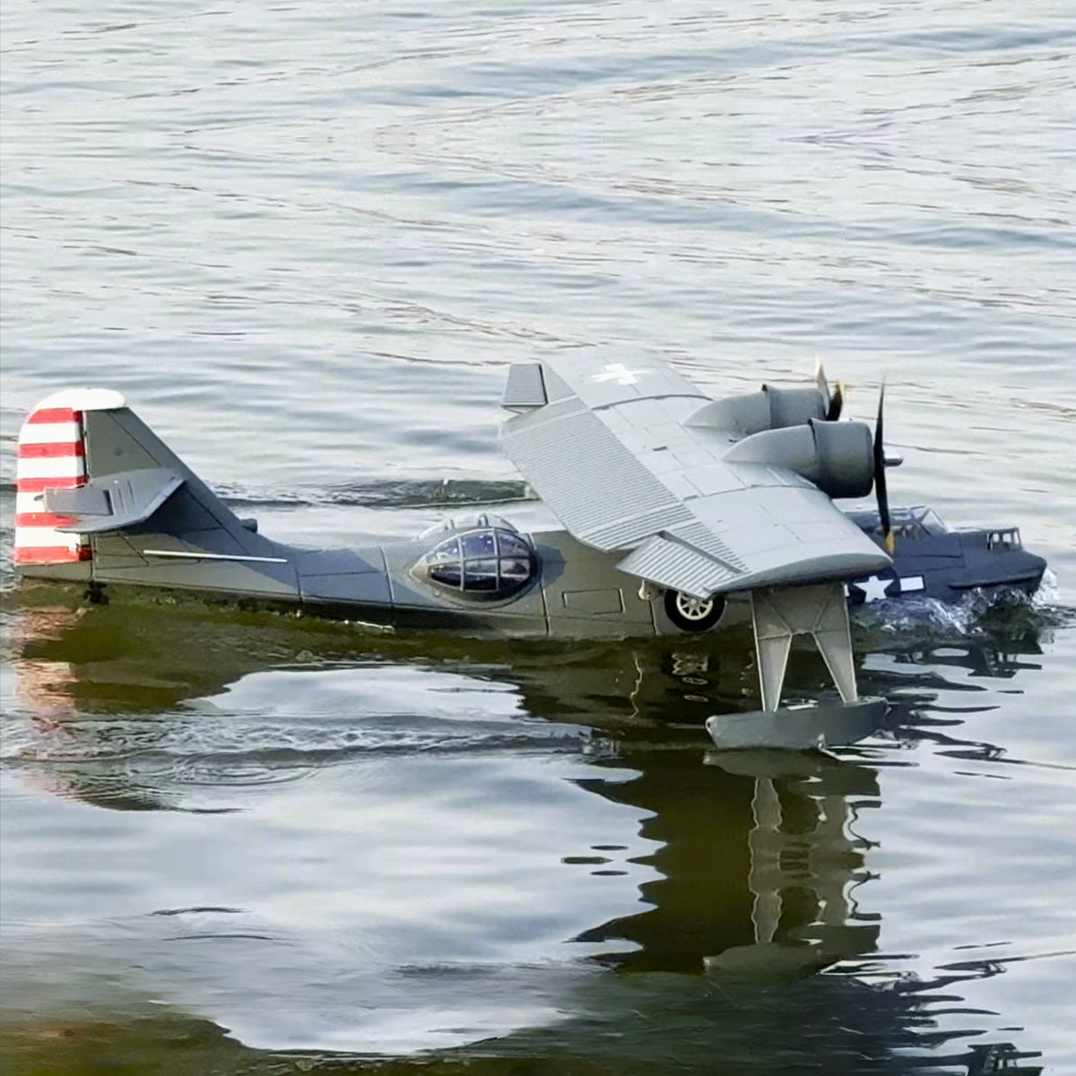 Dynam PBY カタリナ V2 グレー 双発フロートプレーン 1500mm