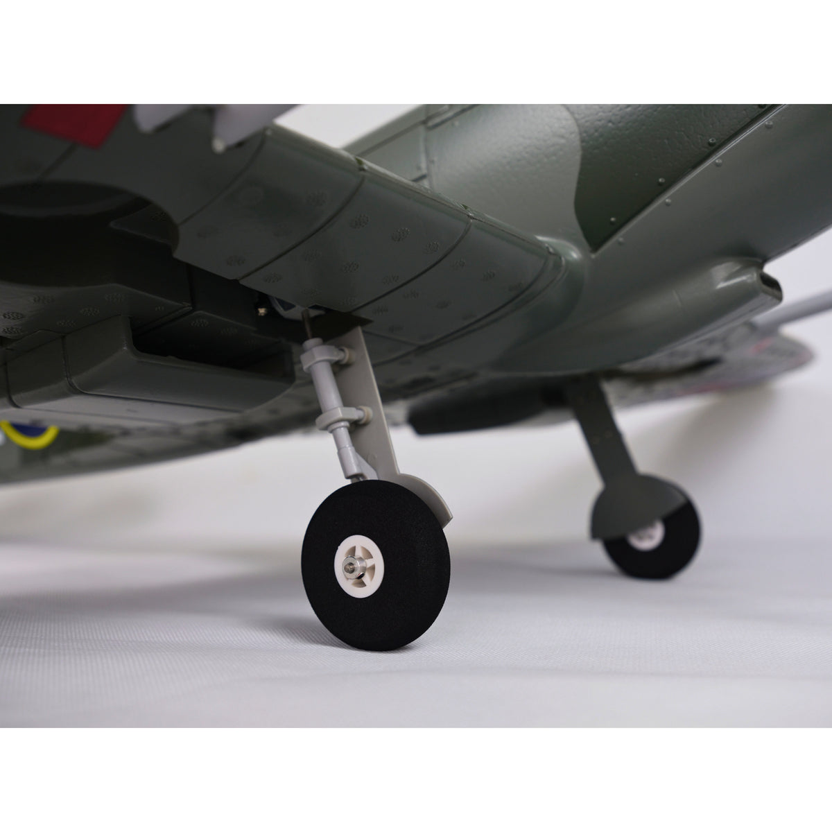 Dynam-Supermarine-Spitfire-V3-RC-Warbird-Airplane-1200mm-Flaps-DY8942_11