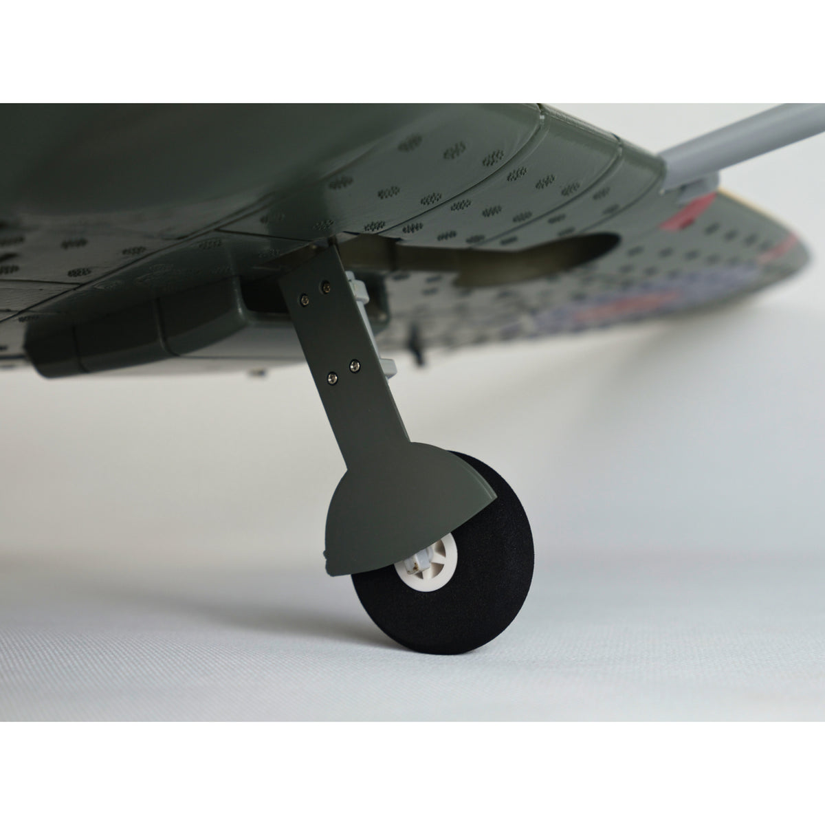 Dynam-Supermarine-Spitfire-V3-RC-Warbird-Airplane-1200mm-Flaps-DY8942_12