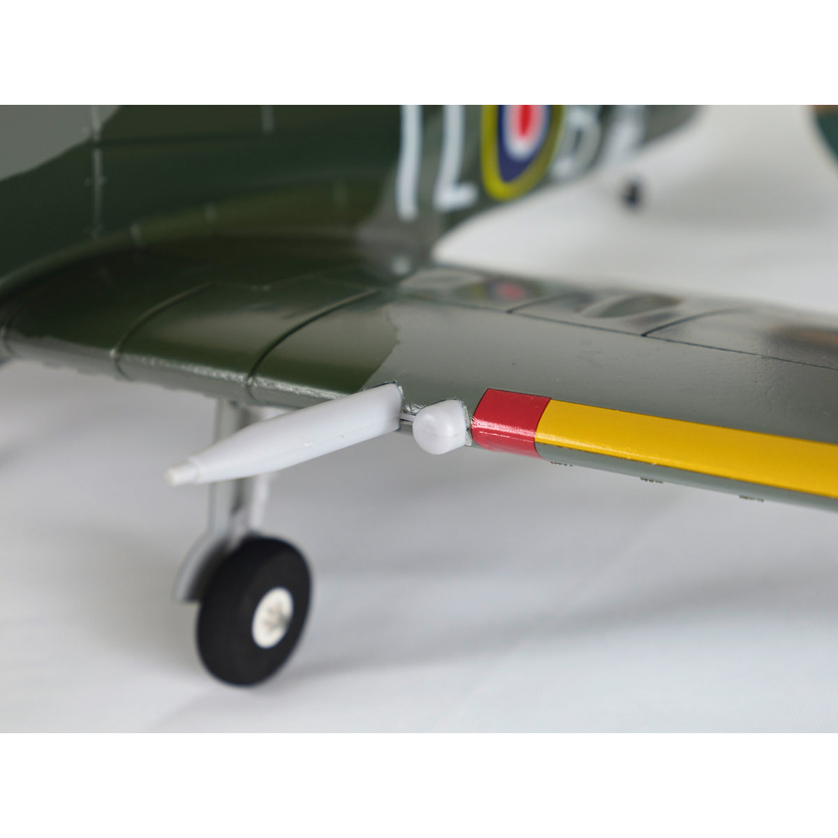 Dynam-Supermarine-Spitfire-V3-RC-Warbird-Airplane-1200mm-Flaps-DY8942_9